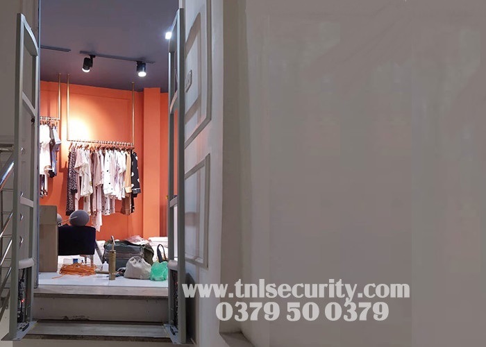 Lap-dat-cong-tu-an-ninh-cho-thoi-trang-tai-ha-Noi